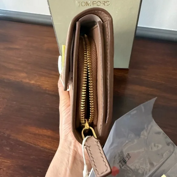 Tom Ford Natalia Continental Turn Lock Wallet - Picture 5 of 13